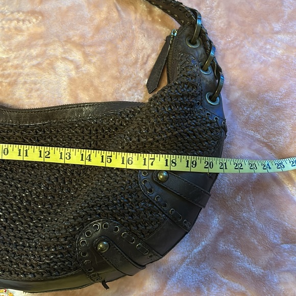 Isabella Fiori Hand Woven Shoulder bag - Picture 8 of 11